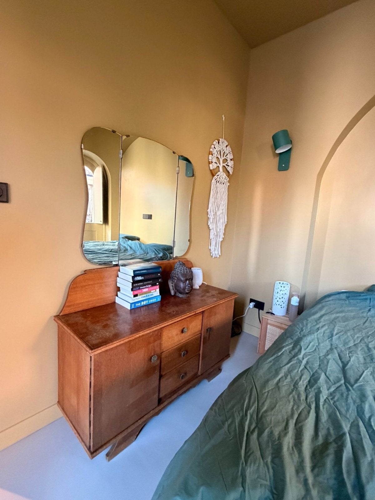 Vintage dressoir met spiegel - verkleuringen op blad, Antiek en Kunst, Ophalen