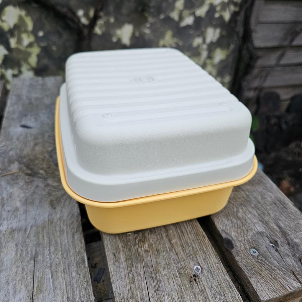 Tupperware Kaasdoos Geel/Crème, Ophalen of Verzenden, Gebruikt, Crème, Bus of Trommel