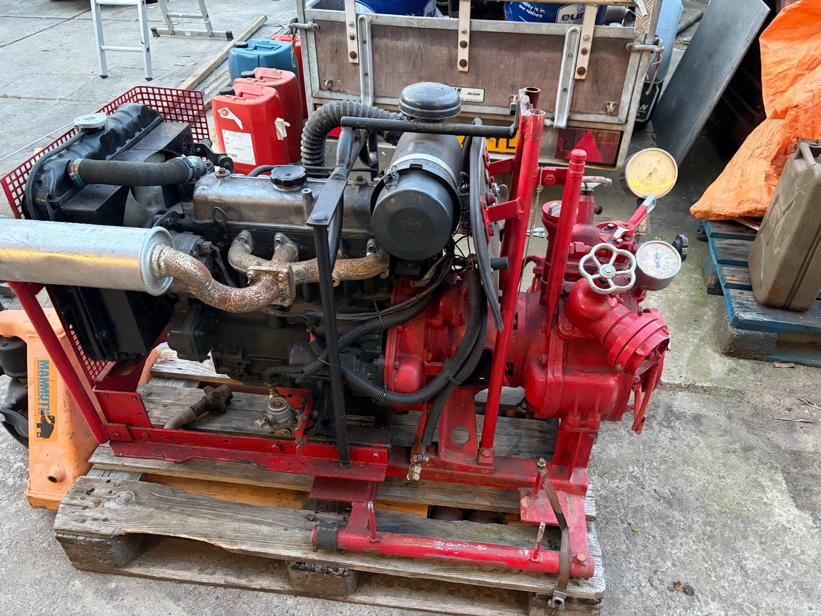 Complete Kronenburg brandweerpomp met Kubota K4E diesel, Ophalen