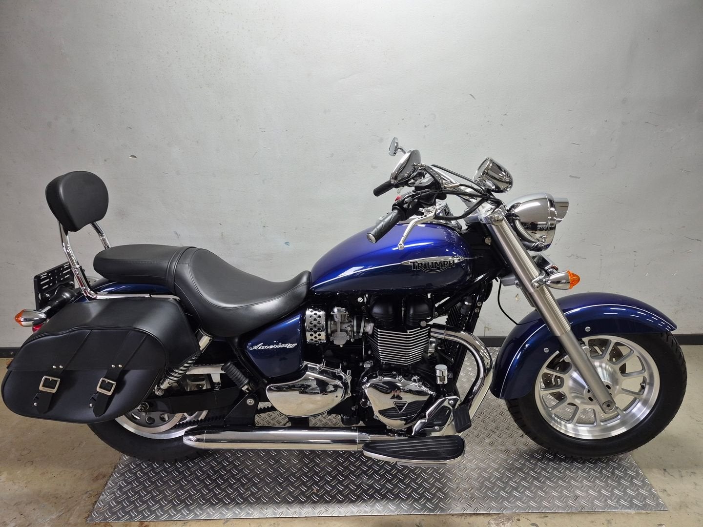 TRIUMPH BONNEVILLE AMERICA (bj 2014), Chopper, Bedrijf, Onbekend, Onbekend