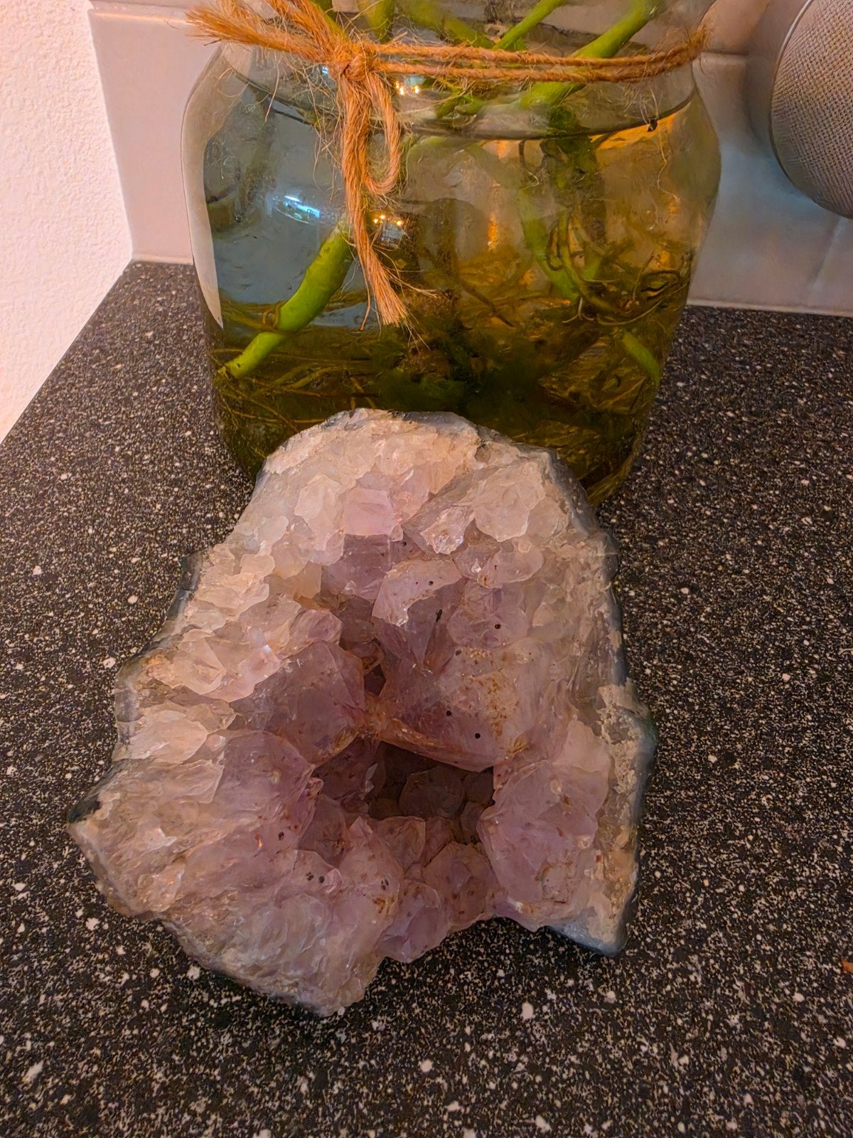 Prachtige Amethist Geode - 858 gram uit Noorwegen, Ophalen of Verzenden, Mineraal