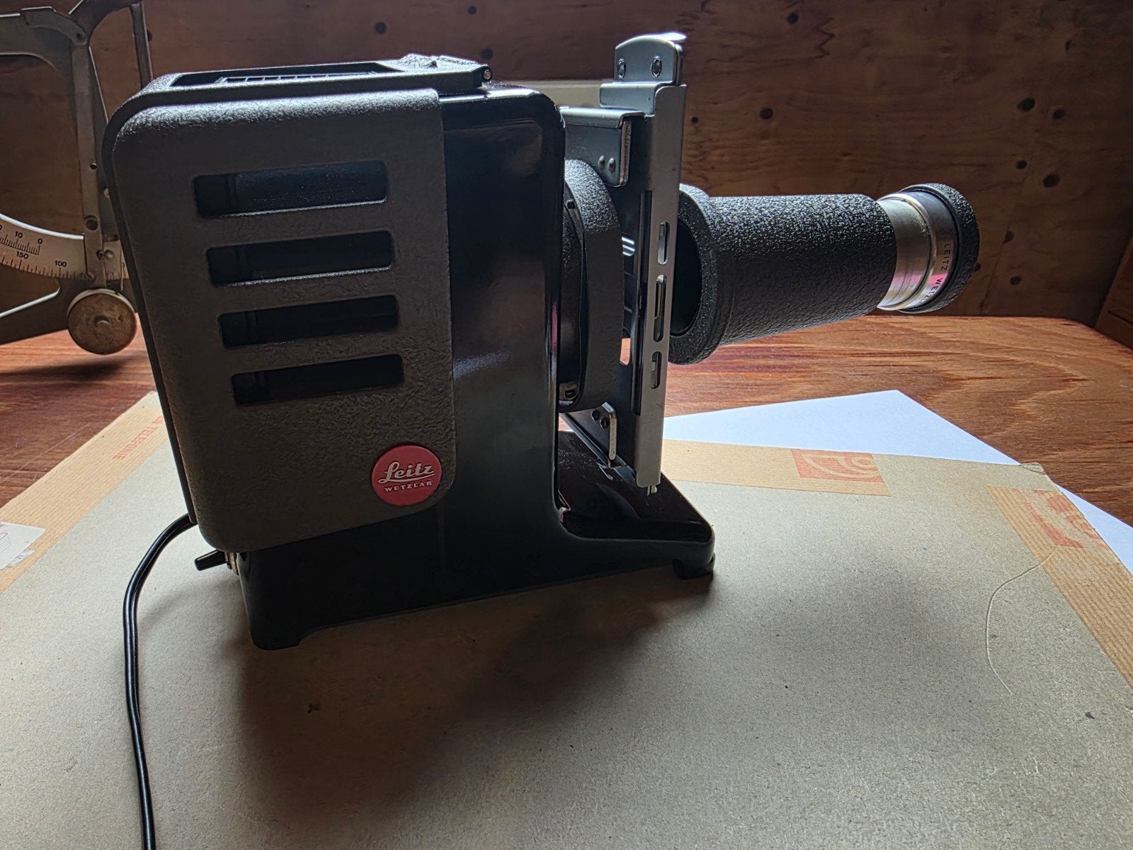 Leitz Prado 150 diaprojector - Hektor 85mm - werkt, Audio, Tv en Foto, Diaprojectors, Ophalen of Verzenden