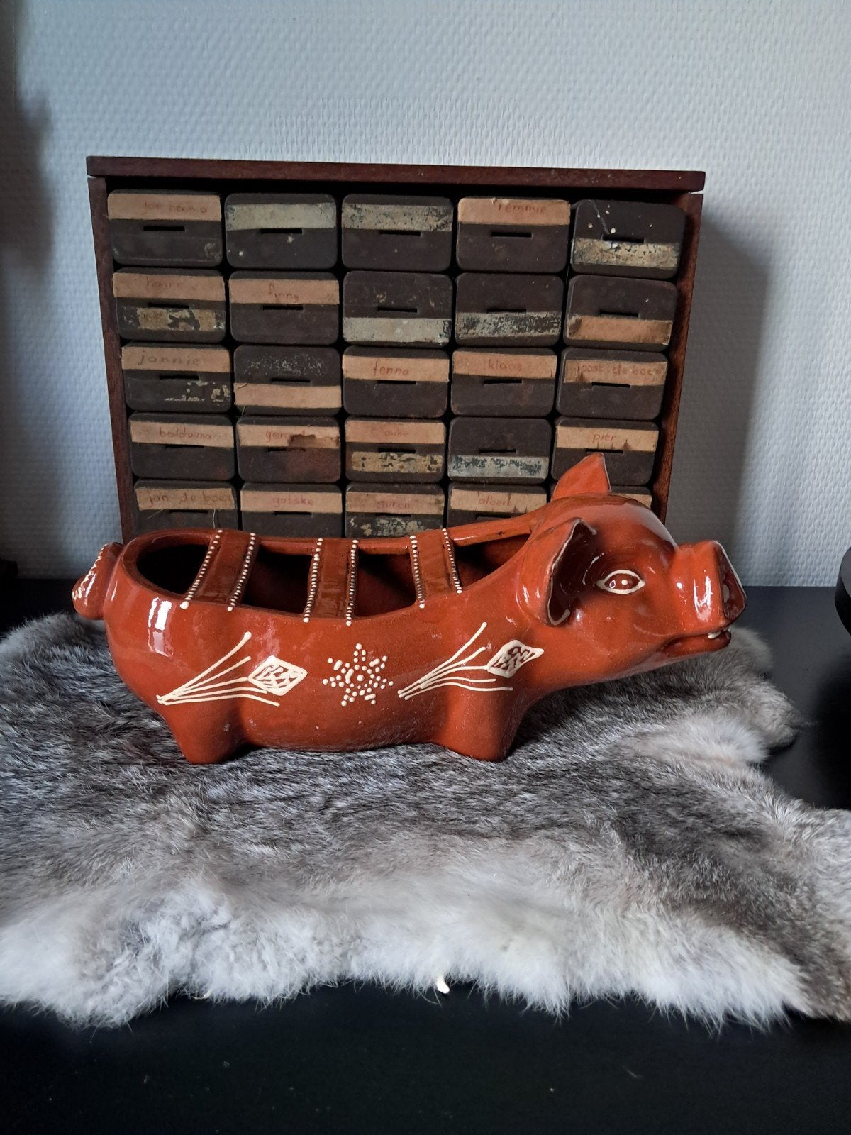 Portugese terracotta worstbrander in de vorm van een varken, Antiek en Kunst, Ophalen of Verzenden