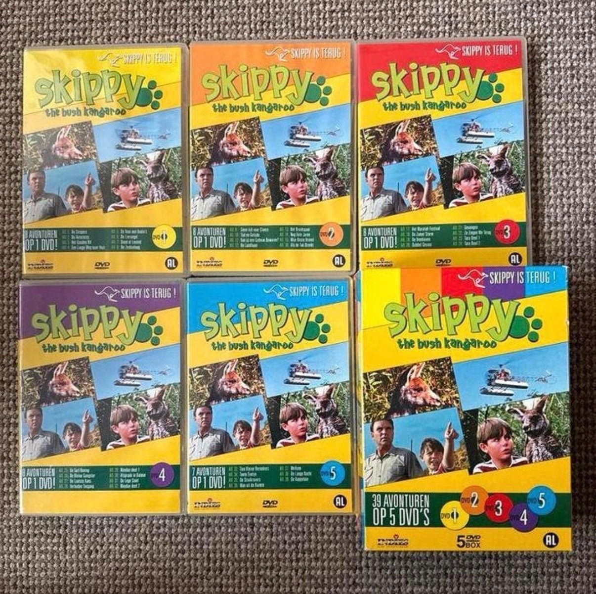 Skippy the Bush Kangaroo - Complete Serie (5 DVD's) ZELDZAAM, Alle leeftijden, Ophalen of Verzenden, Zo goed als nieuw, Dieren