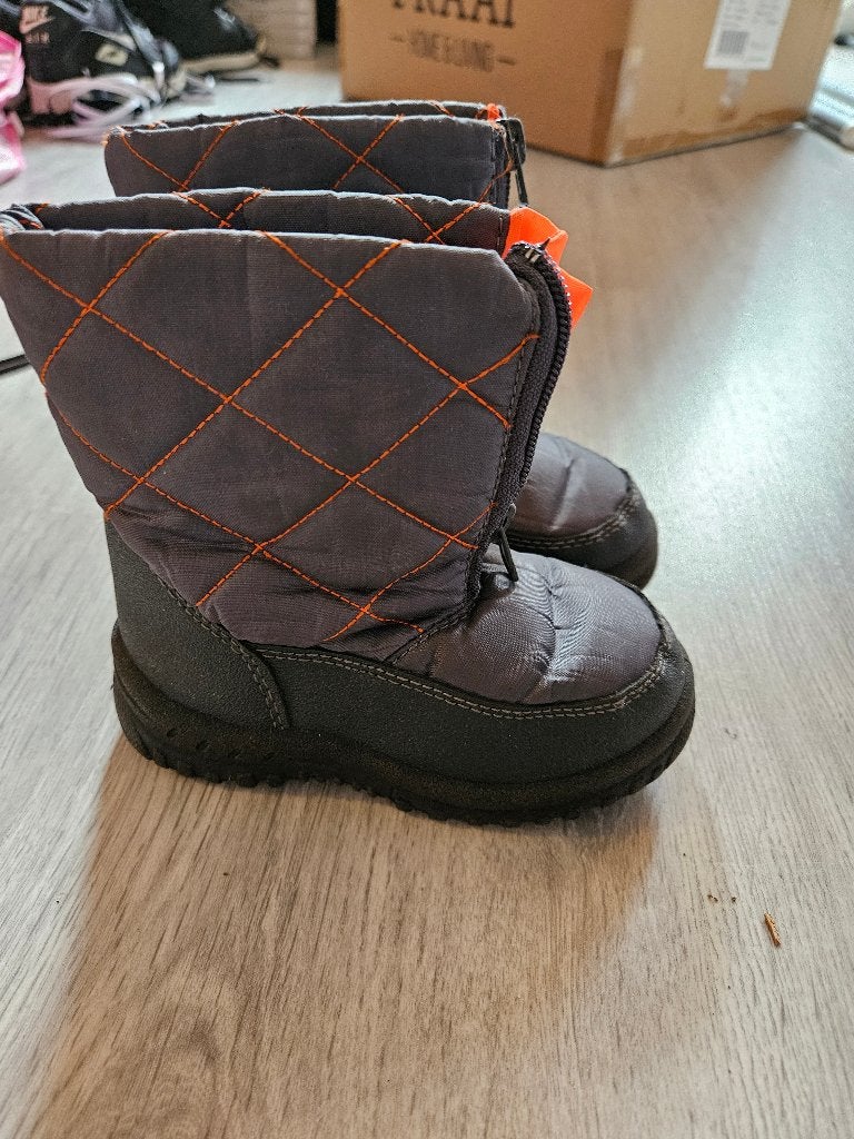 Winterlaarzen snowboots maat 25 in zeer goede staat, Jongen of Meisje, Schoenen, Ophalen of Verzenden, Zo goed als nieuw