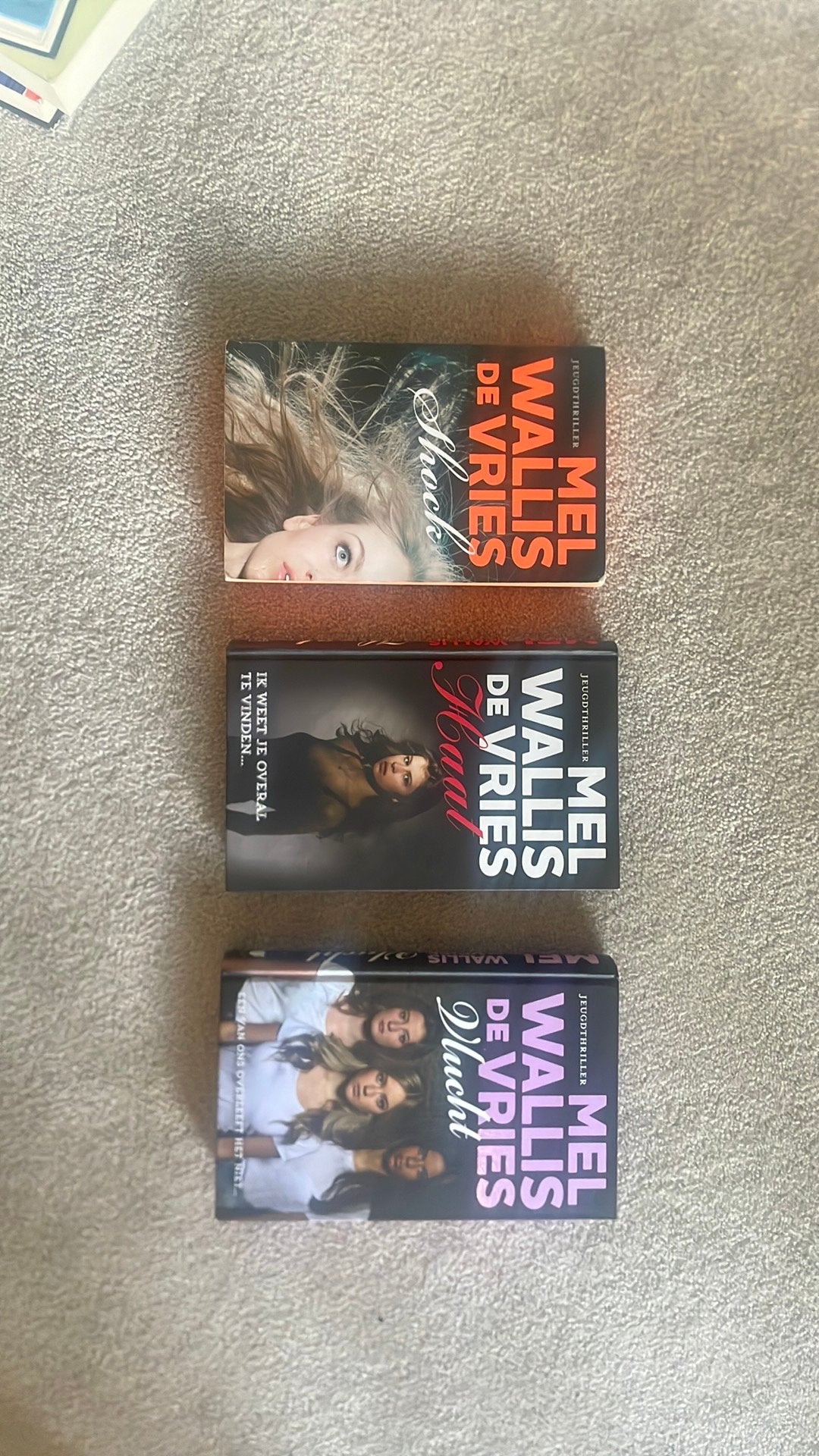 3 Mel Wallis de Vries boeken, Ophalen of Verzenden, Zo goed als nieuw