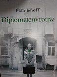 Pam Jenoff- Diplomatenvrouw paperback € 1,50, Ophalen of Verzenden, Zo goed als nieuw