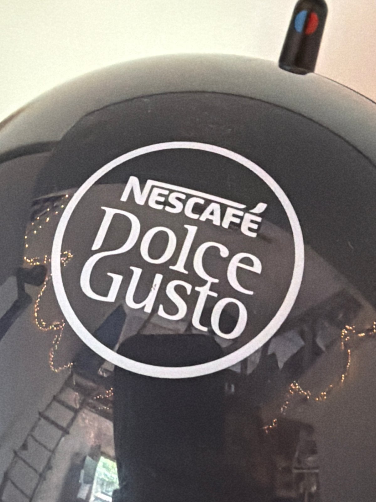 Nescafé Dolce Gusto koffiezetapparaat - Zo goed als nieuw, Ophalen of Verzenden, Zo goed als nieuw, Koffiemachine, Koffiepads en cups