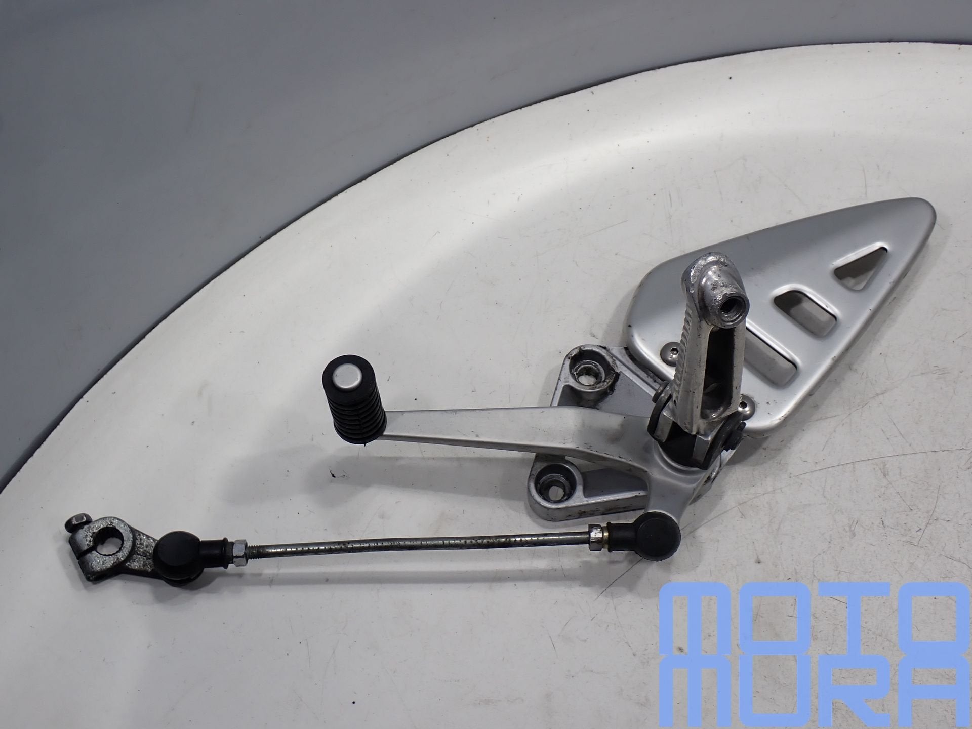 Suzuki GSXR 600 750 voetsteun linkss schetsplaat linker voet, Gebruikt, -, -, Ophalen of Verzenden