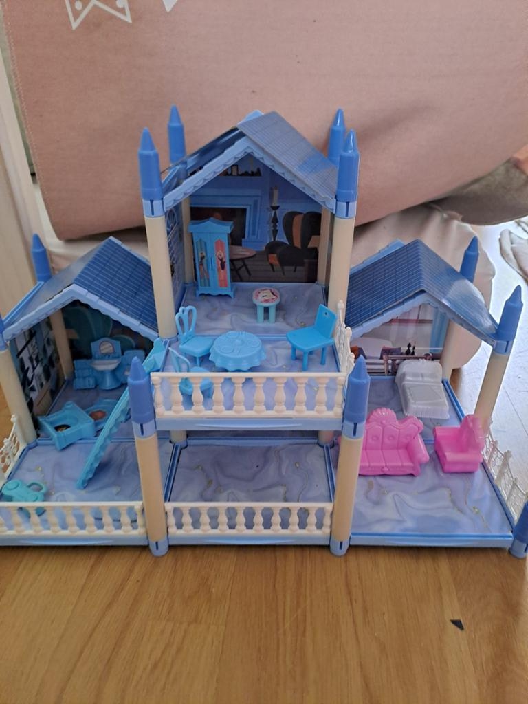poppenhuis met meubels - Blauw/Wit, Ophalen of Verzenden, Gebruikt, Poppenhuis