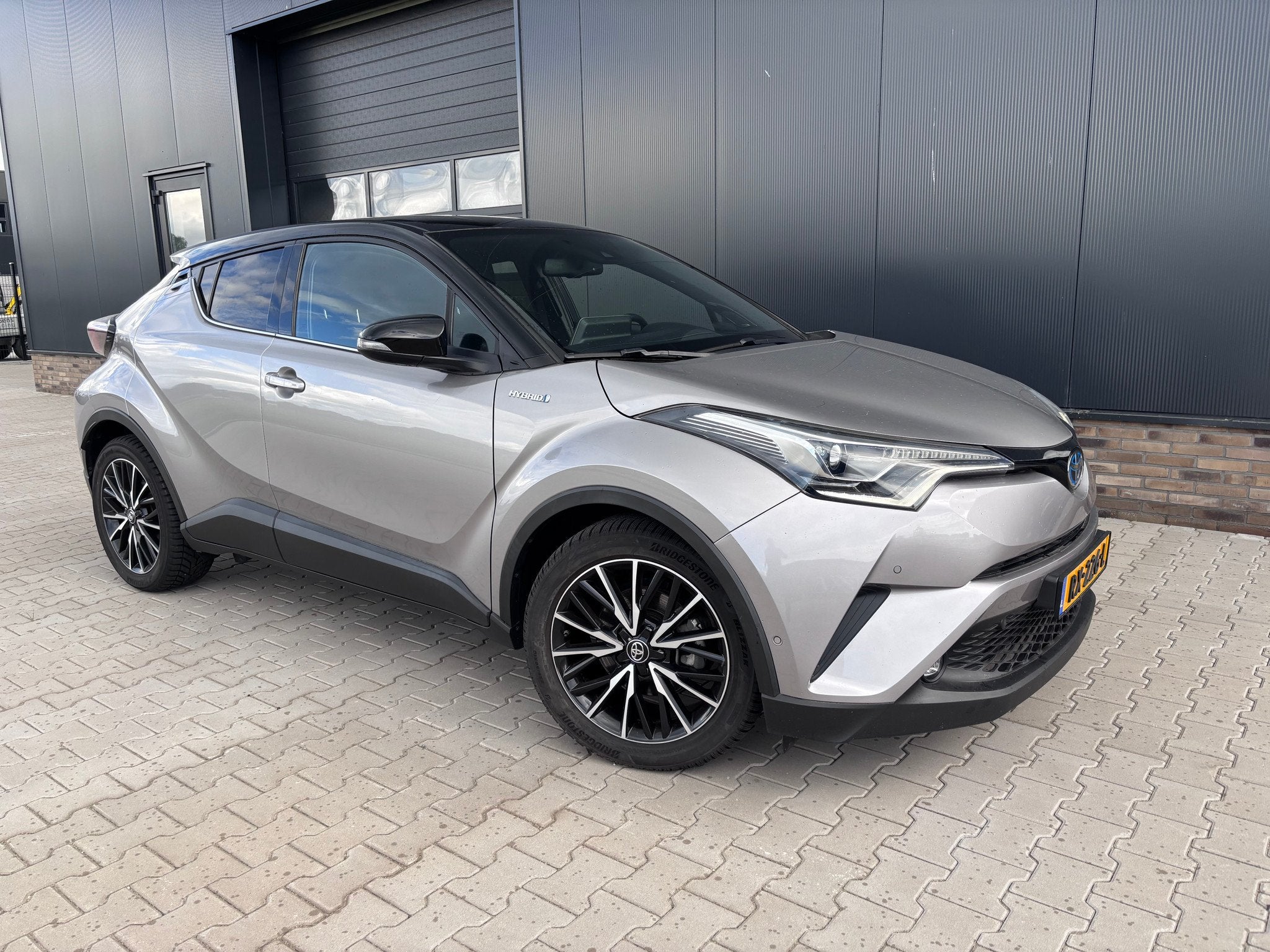 Toyota C-HR 1.8 Hybrid Dynamic 64.000KM (bj 2018, automaat), Auto's, Automaat, Euro 6, Origineel Nederlands, 148 pk