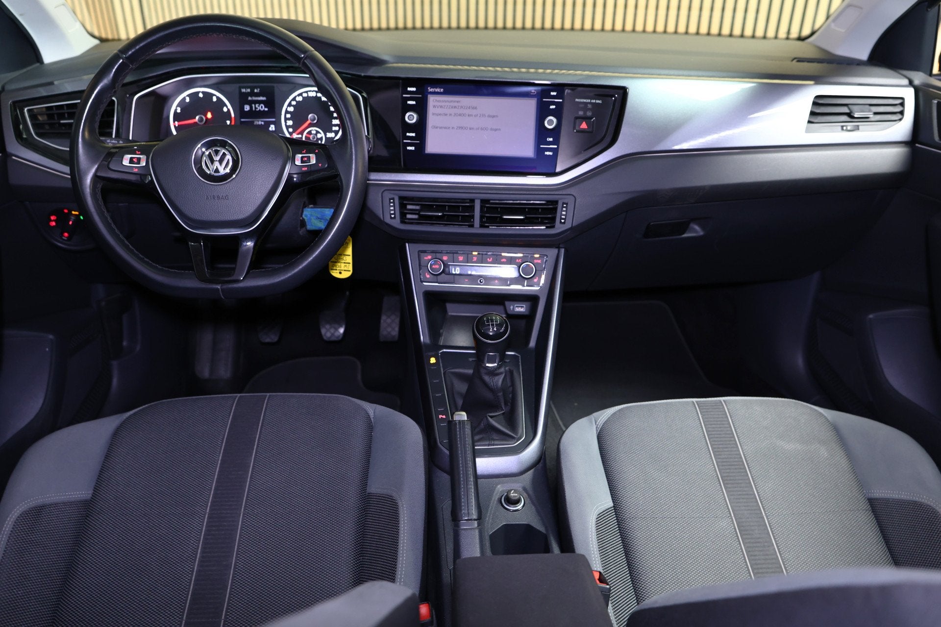 Volkswagen Polo 1.0 TSI Highline NAVI R line interieur NAVI, Voorwielaandrijving, Automatische klimaatregeling, 1063 kg, Gebruikt