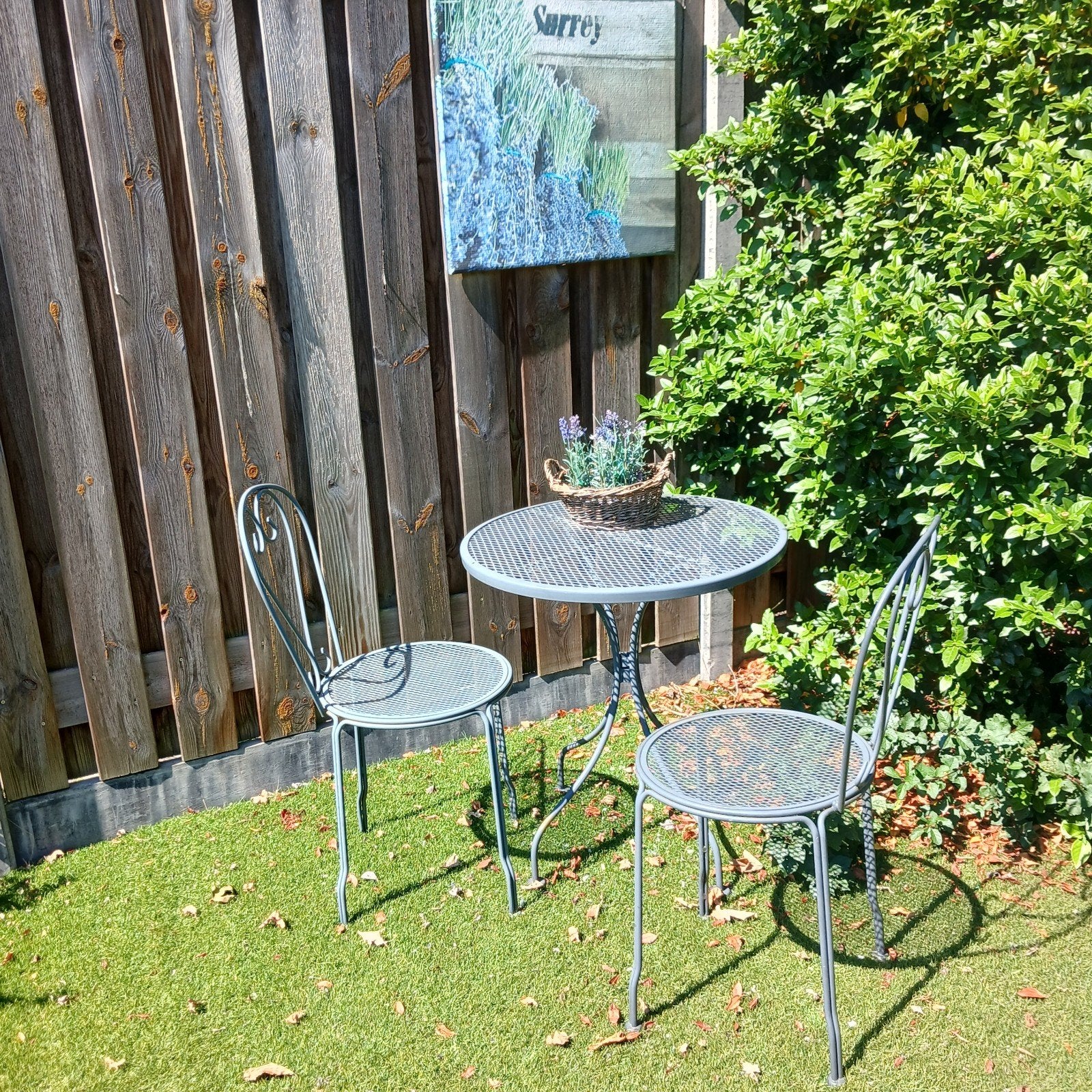 Bistro set sier en twee tuinstoelen met voetenbankje, Tuin en Terras, Ophalen, Gebruikt, Overige materialen
