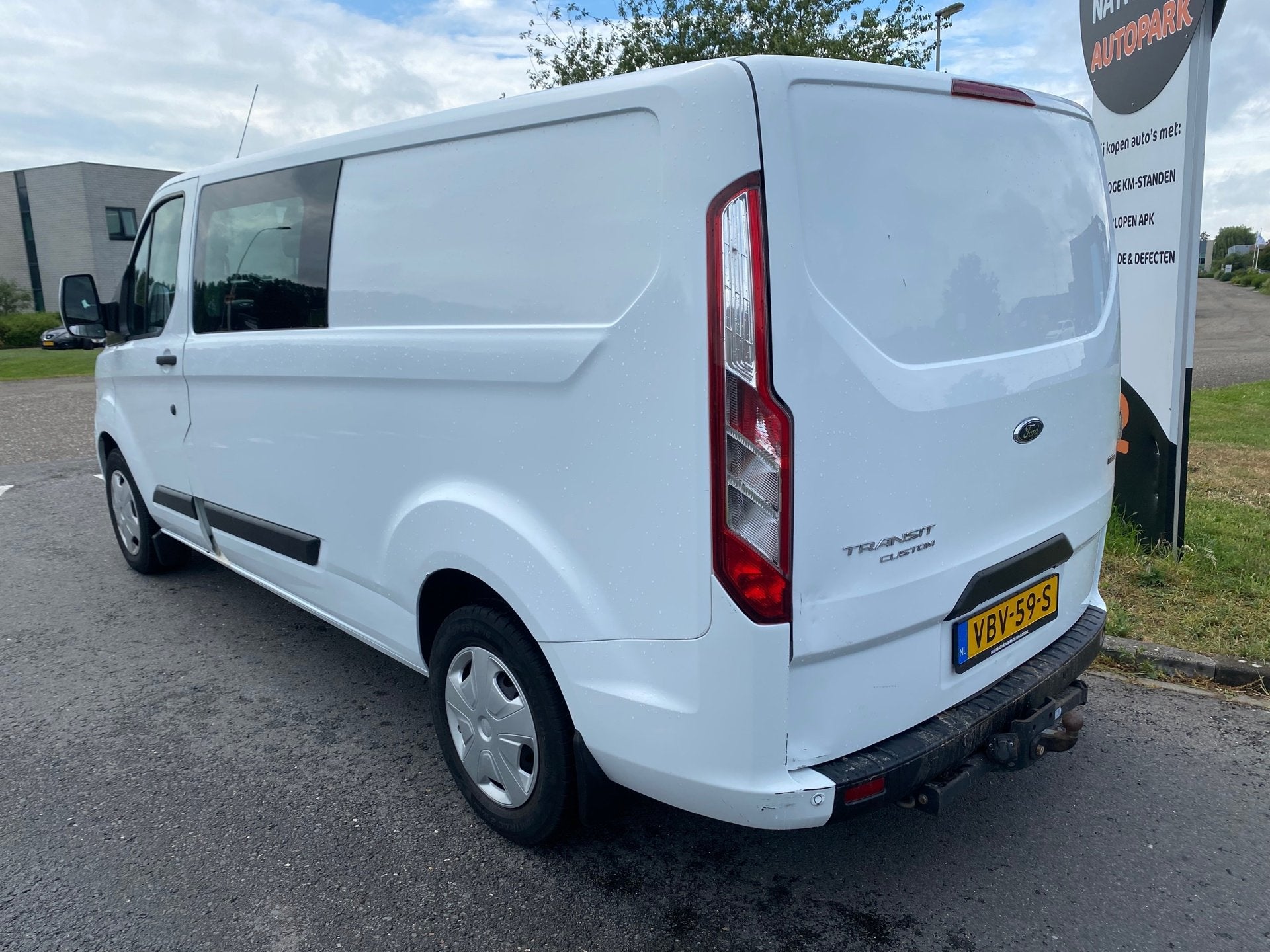 Ford Transit Custom 2018 * 320 2.0 TDCI L2H1 Trend DC * AIRC, Voorwielaandrijving, 15 km/l, Euro 6, 4 cilinders