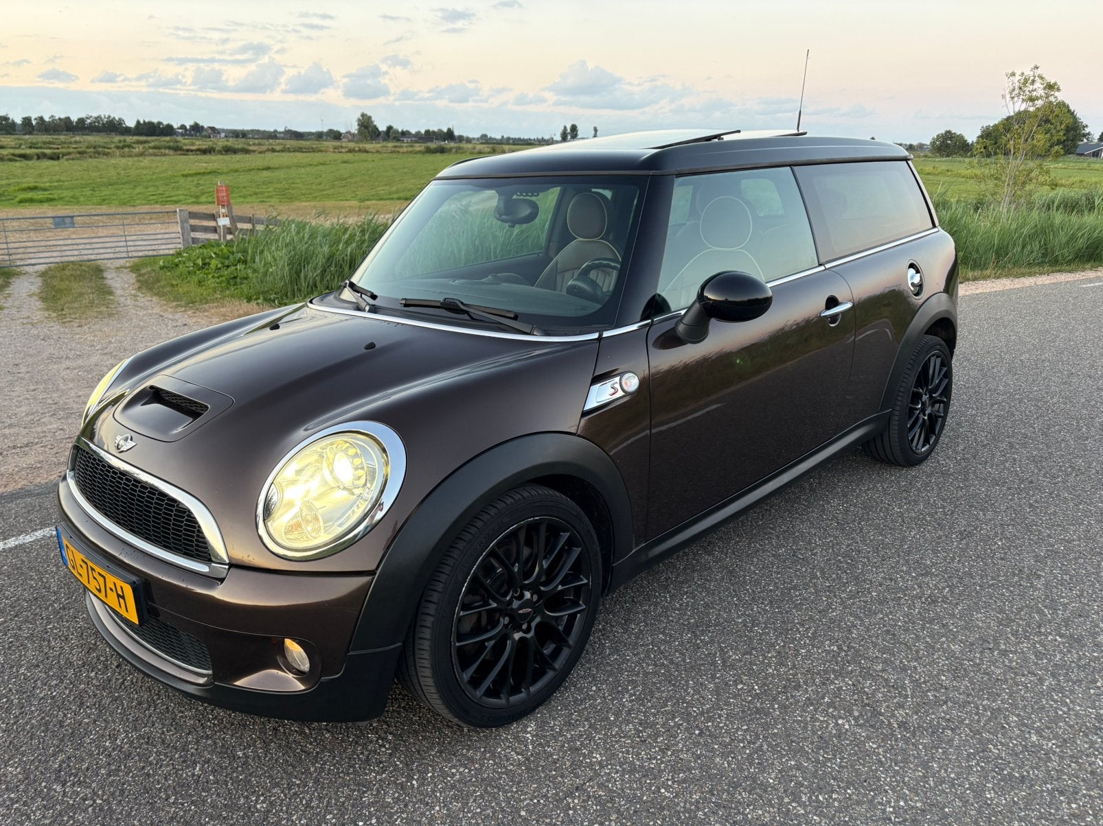 Mini Clubman 1.6 128KW 2008 Bruin, Voorwielaandrijving, 4 cilinders, Bruin, 4 stoelen