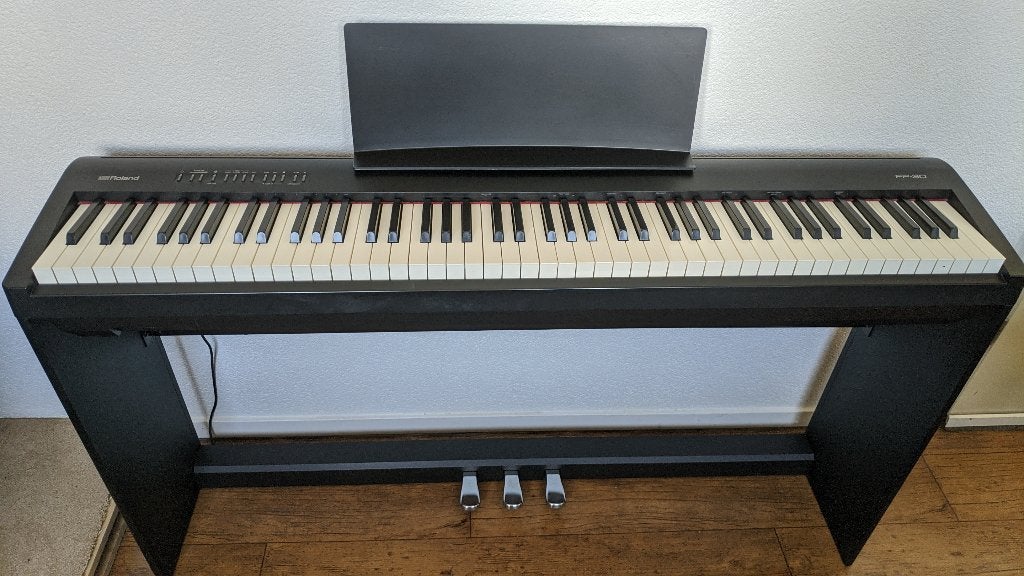 Roland FP-30 met standaard, Muziek en Instrumenten, Ophalen, Gebruikt, Zwart, Digitaal