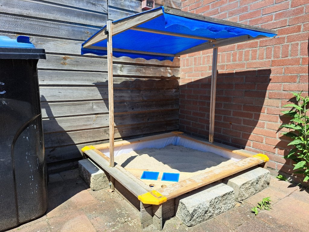 Houten zandbak met afdak, Ophalen, Gebruikt