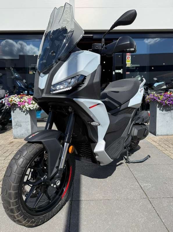 Aprilia SR GT 400cc demo / BTW, Niet ingevuld, 400 cc, Scooter, Occasion