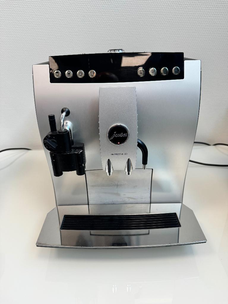 JURA Impressa Z5 Gen 2 – Chrome Edition - JURA Dealer check, Witgoed en Apparatuur, Koffiezetapparaten, Gebruikt, 10 kopjes of meer