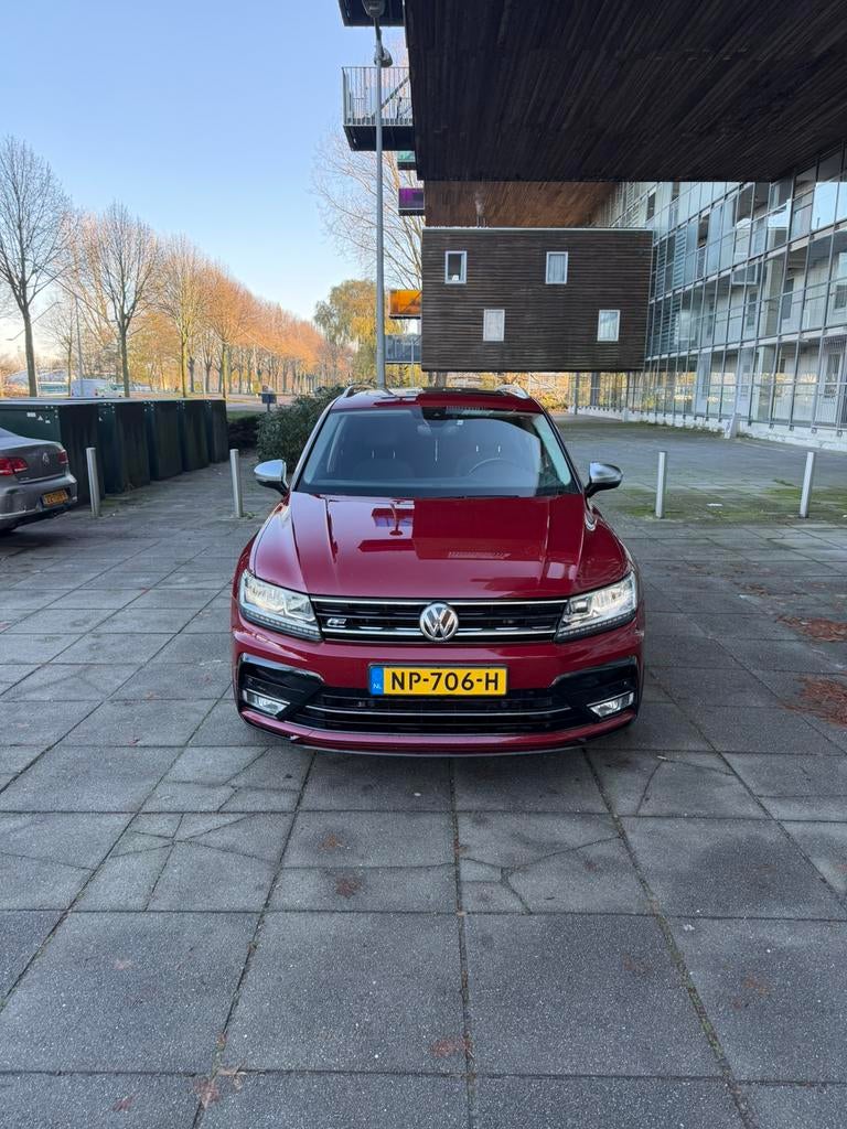 Volkswagen Tiguan 1.4 TSI 92KW 2017 Rood, Auto's, Volkswagen, Voorwielaandrijving, 125 pk, 4 cilinders, Origineel Nederlands
