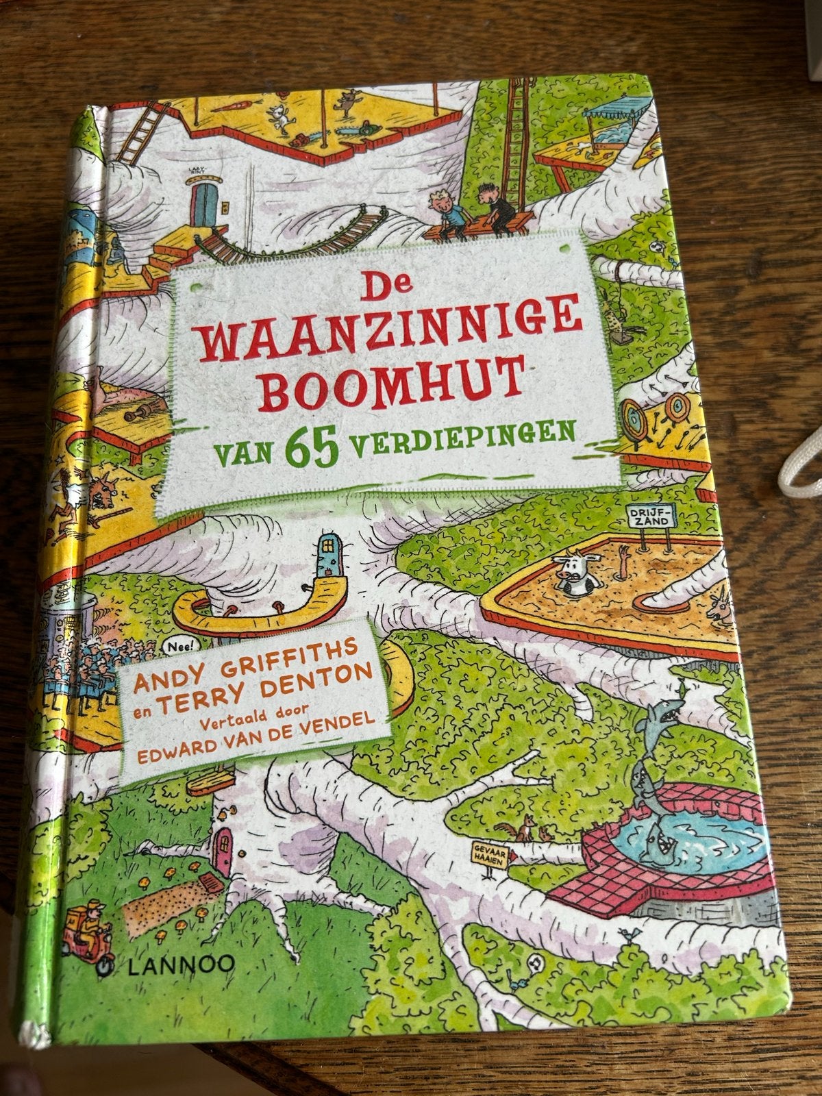 De Waanzinnige Boomhut van 65 Verdiepingen - Andy Griffiths, Boeken, Ophalen of Verzenden, Gelezen, Fictie