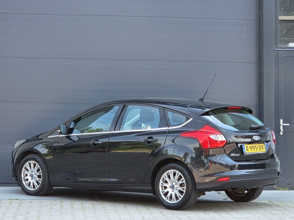 Ford Focus 1.6 TI-VCT Titanium bomvol optie's apk 03'2027!, Gebruikt, 4 cilinders, 635 kg, Zwart