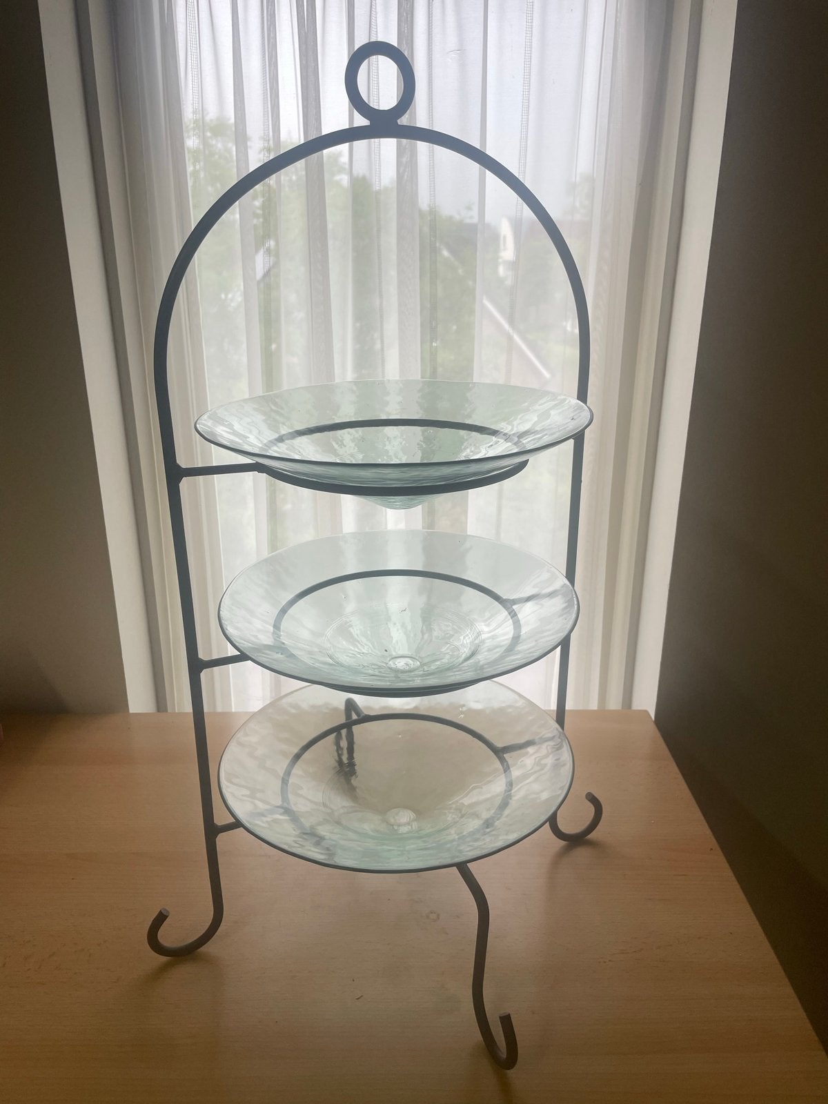 Etagere met ijzeren frame en glazen schalen, Huis en Inrichting, Woonaccessoires | Etagères, Ophalen, Gebruikt