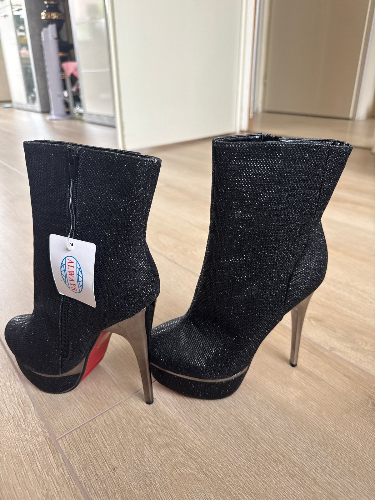 Zwarte glitter enkellaarsjes met hoge hak - Maat 37, Ophalen, Nieuw, Zwart, Lage of Enkellaarzen