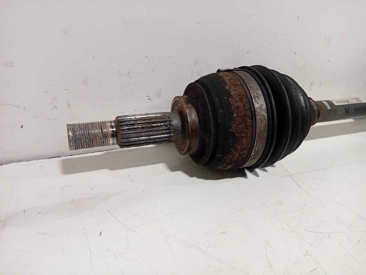 Aandrijfas links voor Nissan Micra, Auto-onderdelen, Onderdelen@venauto.nl, Van der Ven Autorecycling B.V., Gebruikt, Ettenseweg 76, 4706 PB Roosendaal, The Netherlands