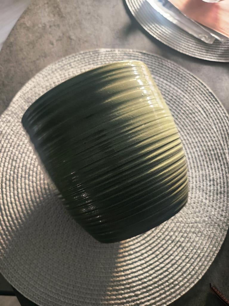 Elegant green ceramic plant pot - brand new, Ophalen of Verzenden, Rond, Minder dan 30 cm