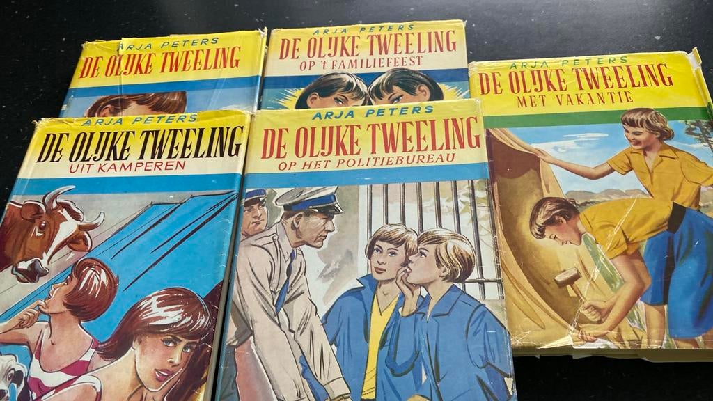 Vijf delen van De olijke tweeling, Ophalen of Verzenden, Gelezen, Fictie