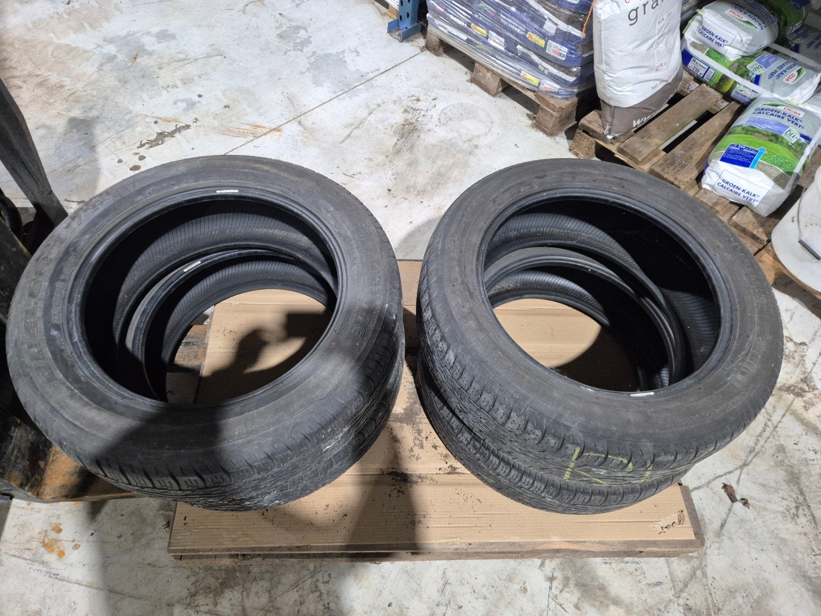 banden Bridgestone 235/55/18
