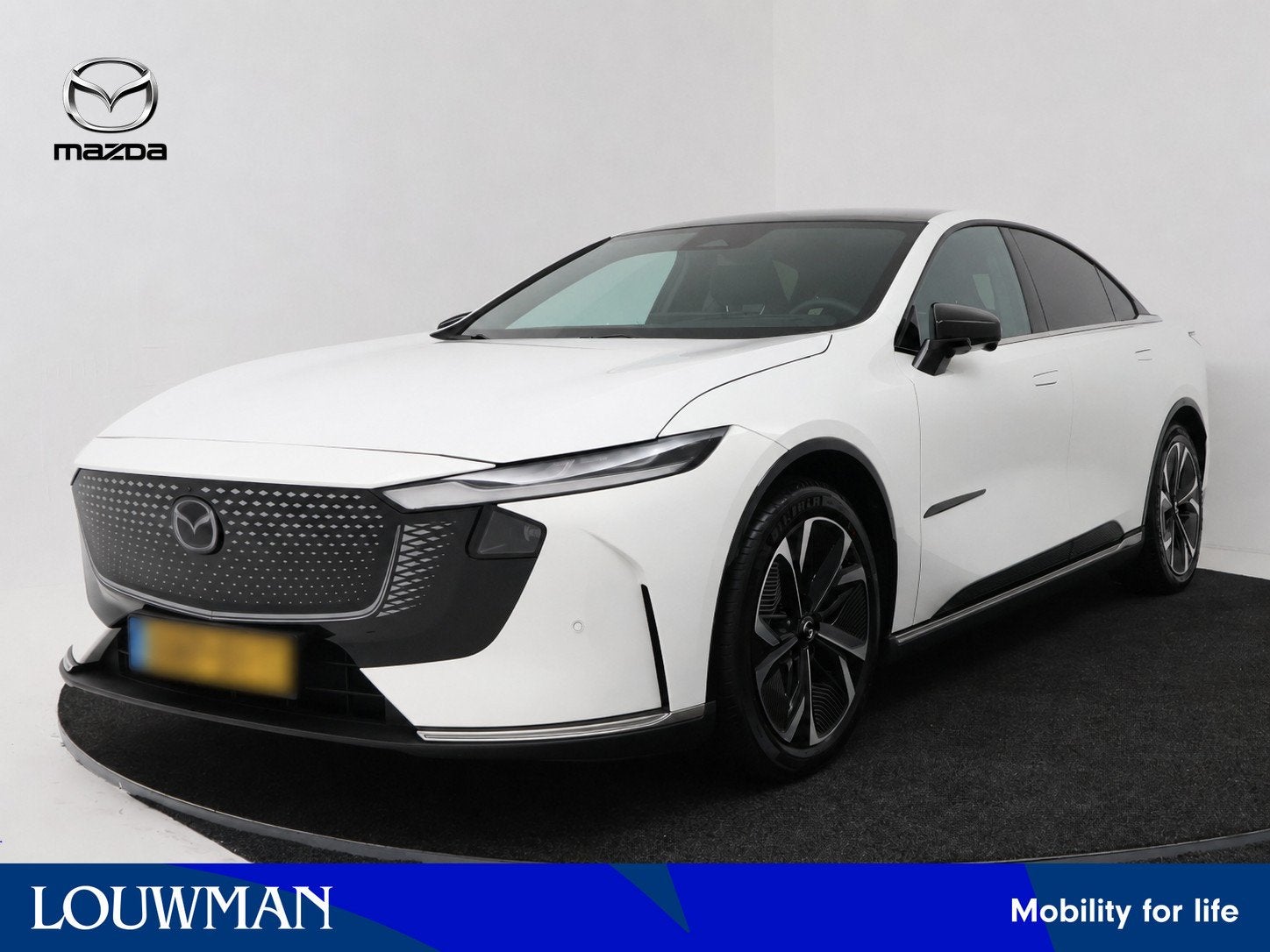 Mazda 6e Takumi 68.8 kWh | Snelladen in 24 minuten van 10 na, Automaat, 12 maanden, Zwart, 375 min