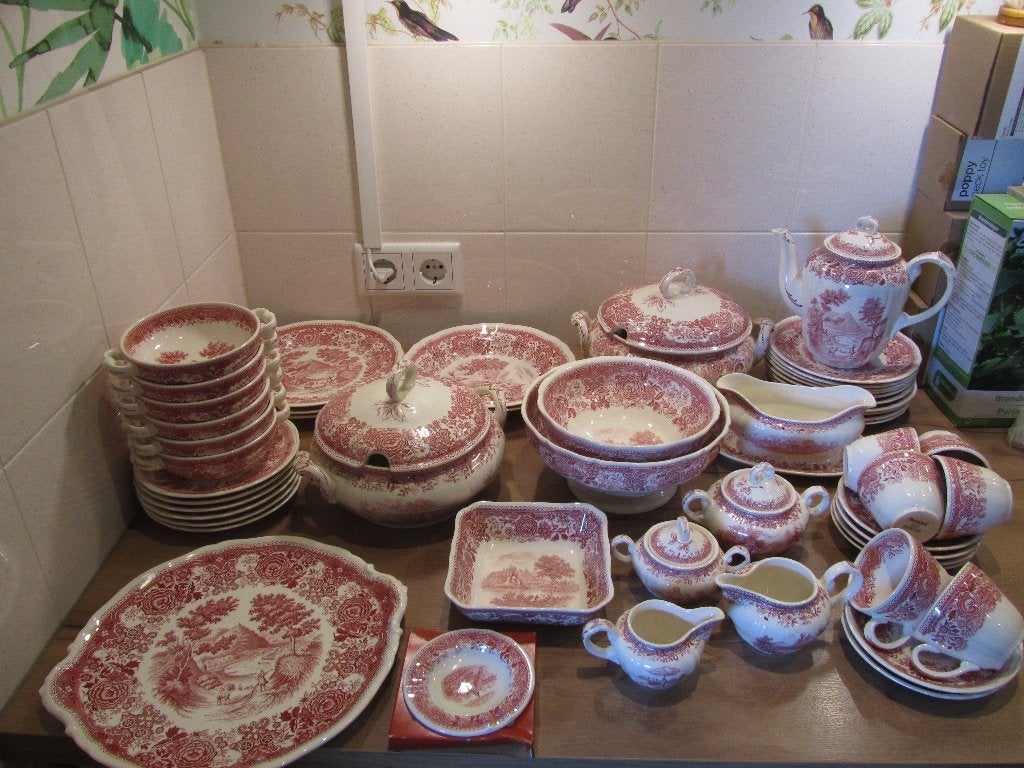 Burgenland rood roze Villeroy en Boch serviesdelen, Overige typen, Ophalen of Verzenden, Zo goed als nieuw, Overige stijlen