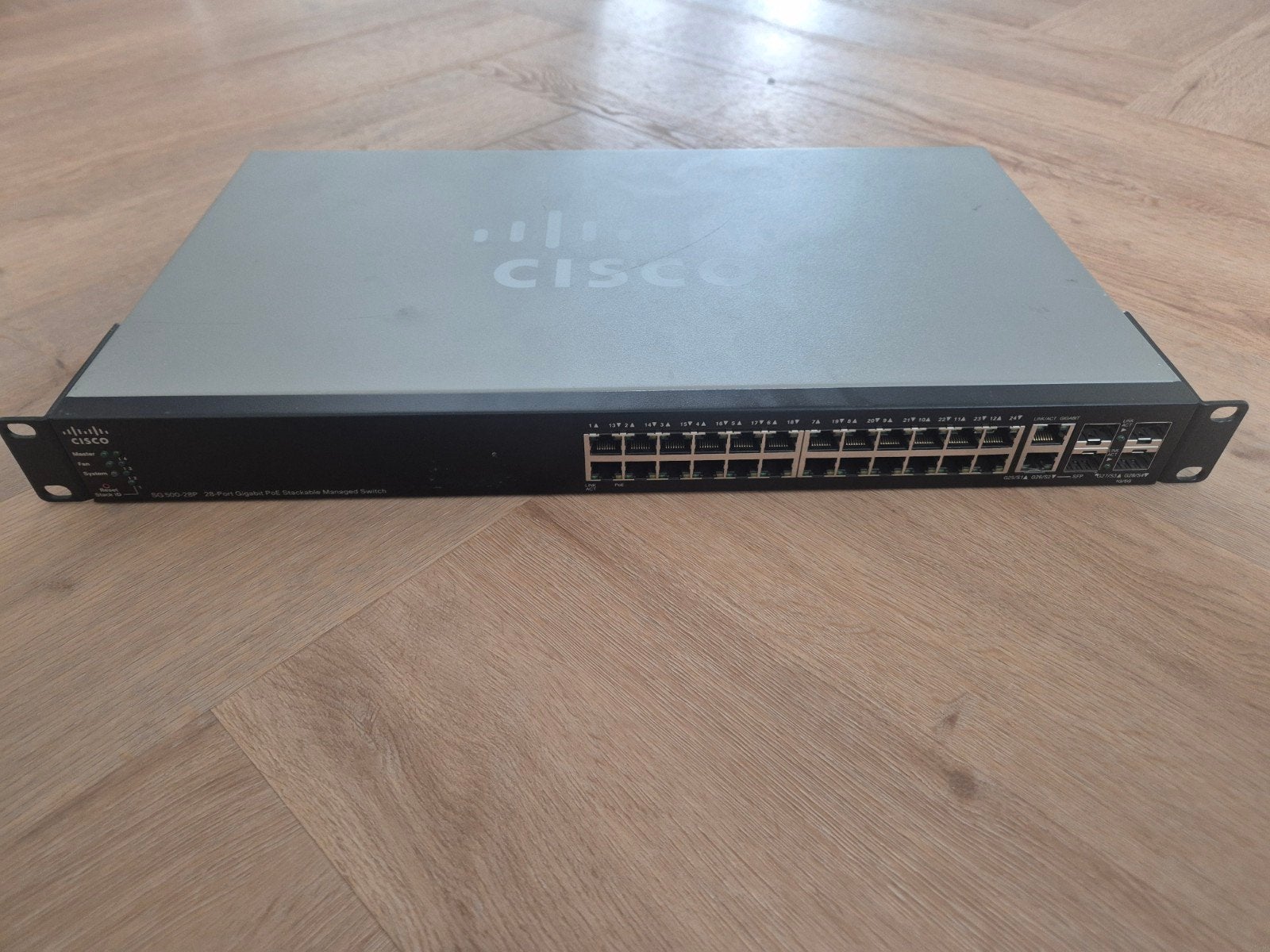 Cisco GS500-28P Gigabit PoE Stackable Switch, Computers en Software, Netwerk switches, Ophalen of Verzenden, Zo goed als nieuw