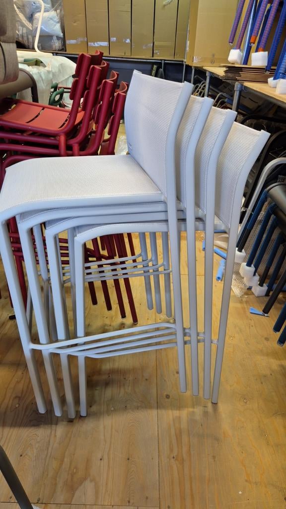 Nieuwe fermob cadiz barkrukken clay grey 4x Prijs p/st, Ophalen of Verzenden, Nieuw, Aluminium