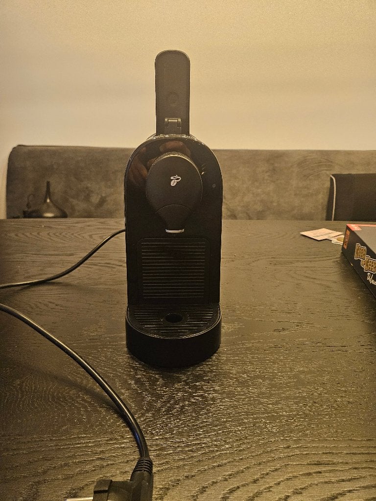 Tchibo Cafissimo Mini Koffiezetapparaat Zwart, Koffiemachine, Ophalen of Verzenden, Zo goed als nieuw, 1 kopje