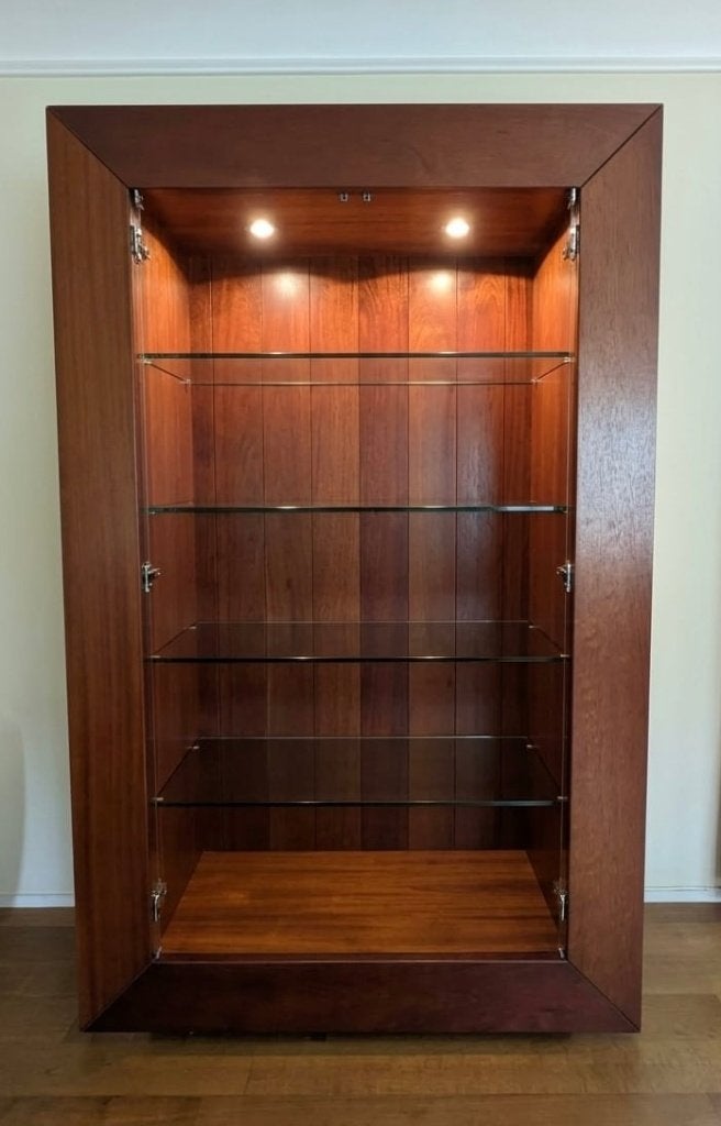 Design servieskast / vitrinekast, Huis en Inrichting, Kasten | Buffetkasten, Gebruikt, 150 tot 200 cm, 100 tot 150 cm, 25 tot 50 cm
