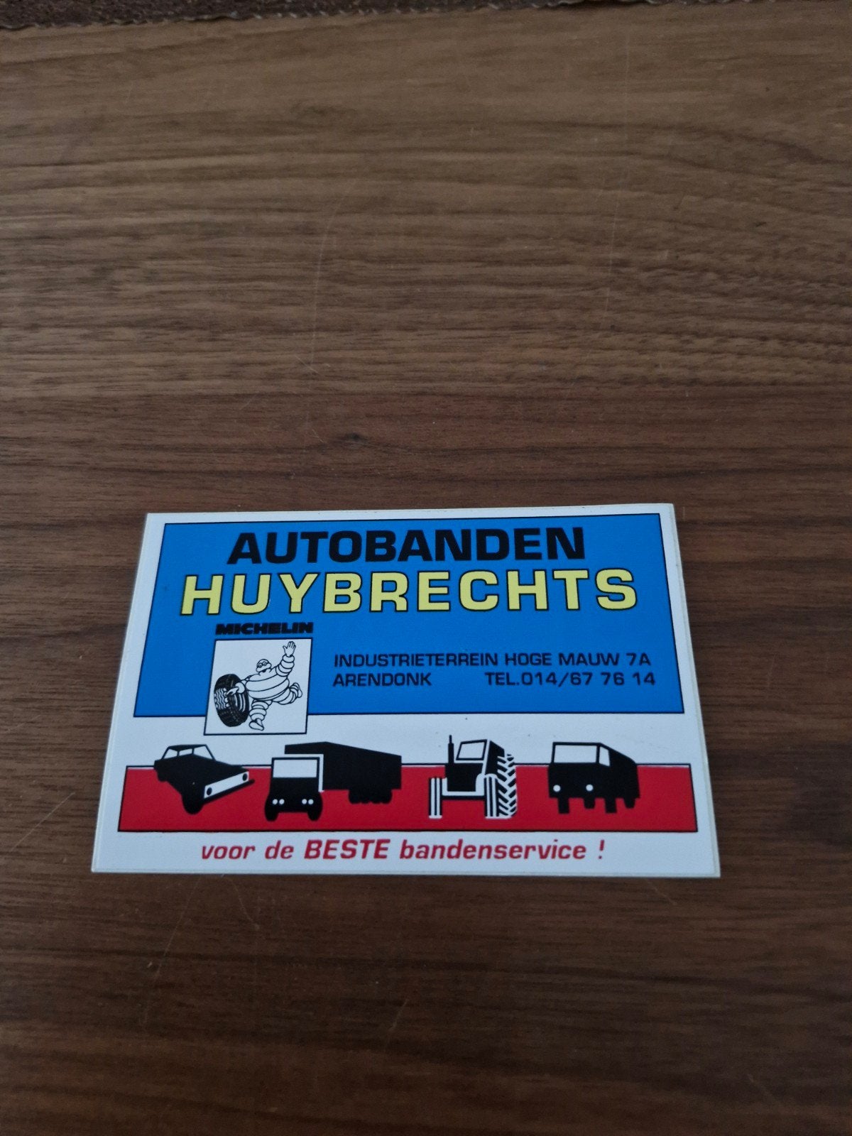 668 Vintage Autobanden Huybrechts Michelin Sticker, Ophalen of Verzenden, Zo goed als nieuw, Auto of Motor