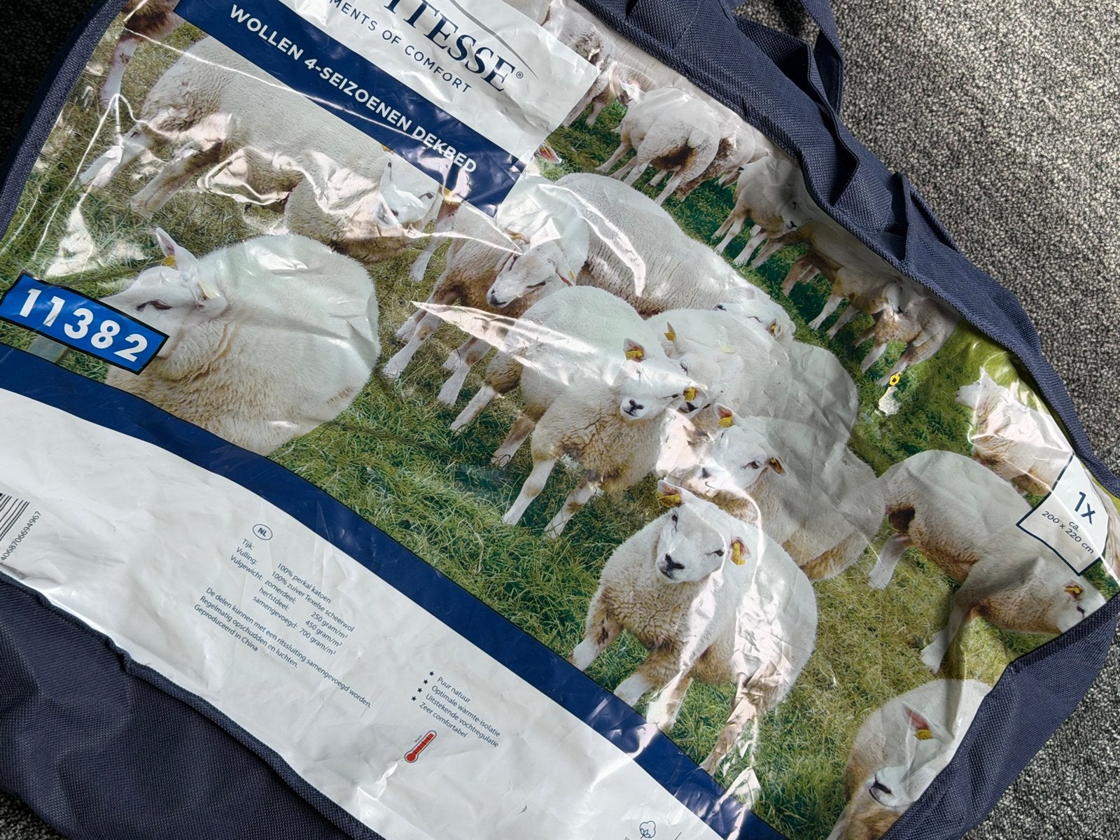 Gloednieuwe Novitesse Wollen 4-Seizoenen Dekbed 200x220 cm, Huis en Inrichting, Slaapkamer | Beddengoed, Wit, Ophalen of Verzenden