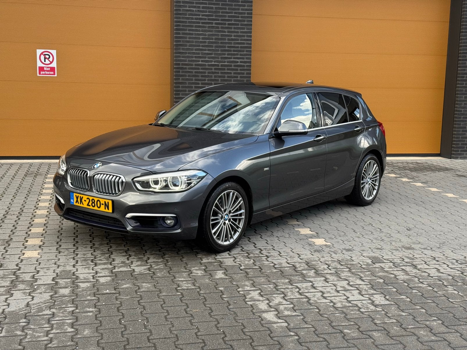 BMW 1-Serie 118d Urban Ed. AUT FULL OPTION! PANO LED, Achterwielaandrijving, 1995 cc, Leder, Bedrijf