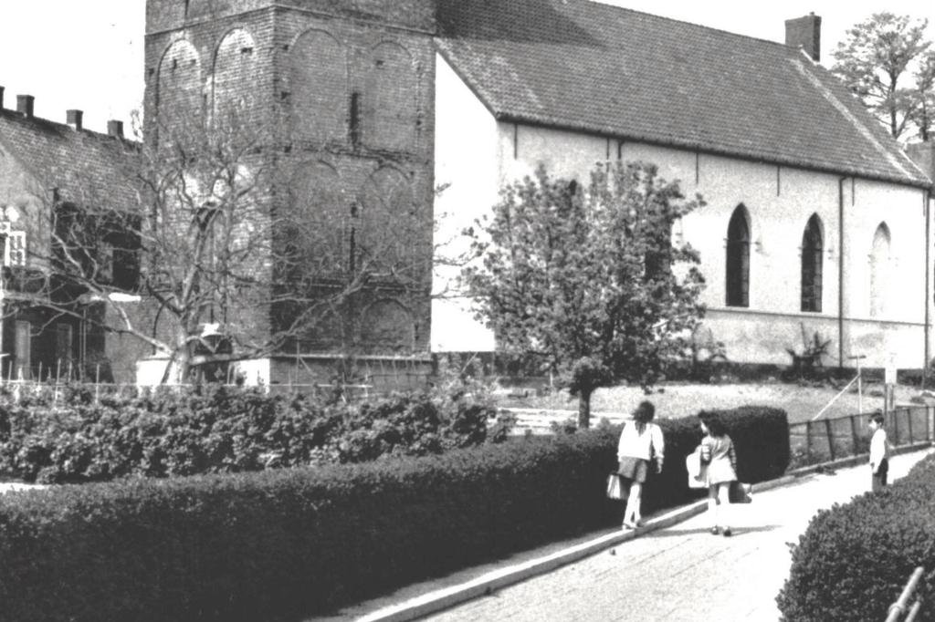 988114 Deil 1973 Gld Ned Herv Kerk _Nette kaart Niet gelopen, Ophalen of Verzenden, 1960 tot 1980, Ongelopen, Gelderland