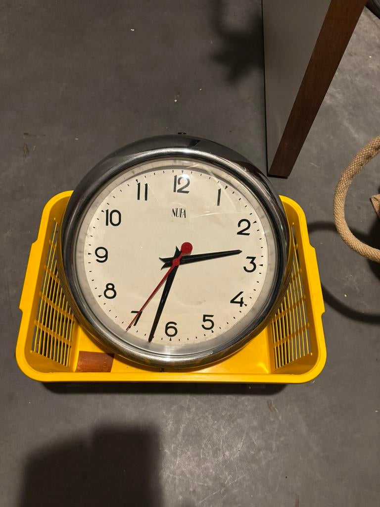 Nufa electrische klok, Huis en Inrichting, Ophalen of Verzenden, Gebruikt, Wandklok
