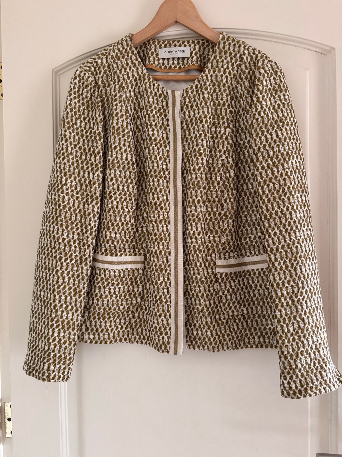 Gerry Weber Collection Stijlvol Jasje Maat 44, Kleding | Dames, Jasjes, Kostuums en Pakken, Meerkleurig, Maat 42/44 (L), Nieuw