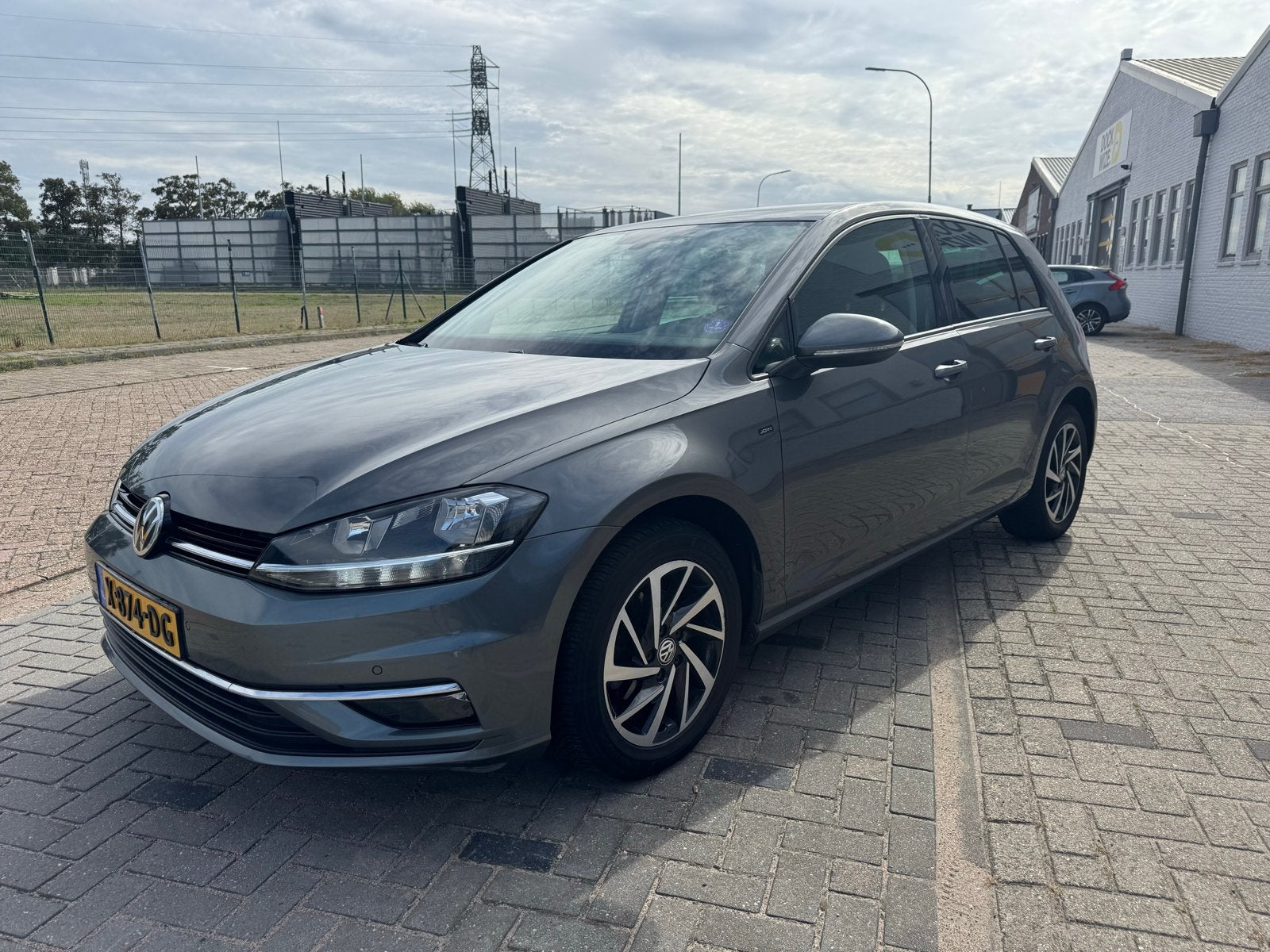 Volkswagen Golf 1.0 TSI 115pk 7-DSG 5D 2019 Grijs, Stof, 1165 kg, 630 kg, 115 pk