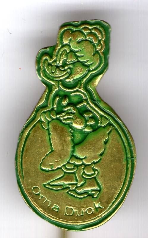 Oma Duck groen op koper stripfiguurtje speldje ( R_116a), Verzamelen, Verzenden, Zo goed als nieuw, Figuurtje, Speldje of Pin