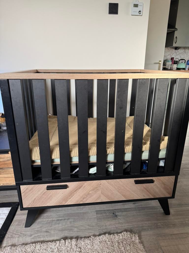 MOET WEG! Interbaby Box Lade Lancaster Zwart/Visgraatmotief, Kinderen en Baby's, Boxen, Ophalen, Zo goed als nieuw, Lade