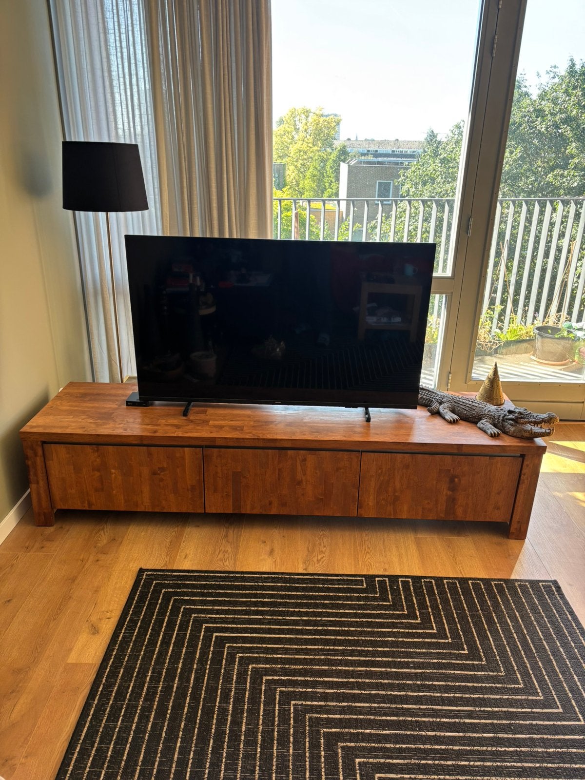 TV AUDIO MEUBEL Notenhout met Rvs Design, Ophalen of Verzenden, Zo goed als nieuw, 25 tot 50 cm, Minder dan 100 cm