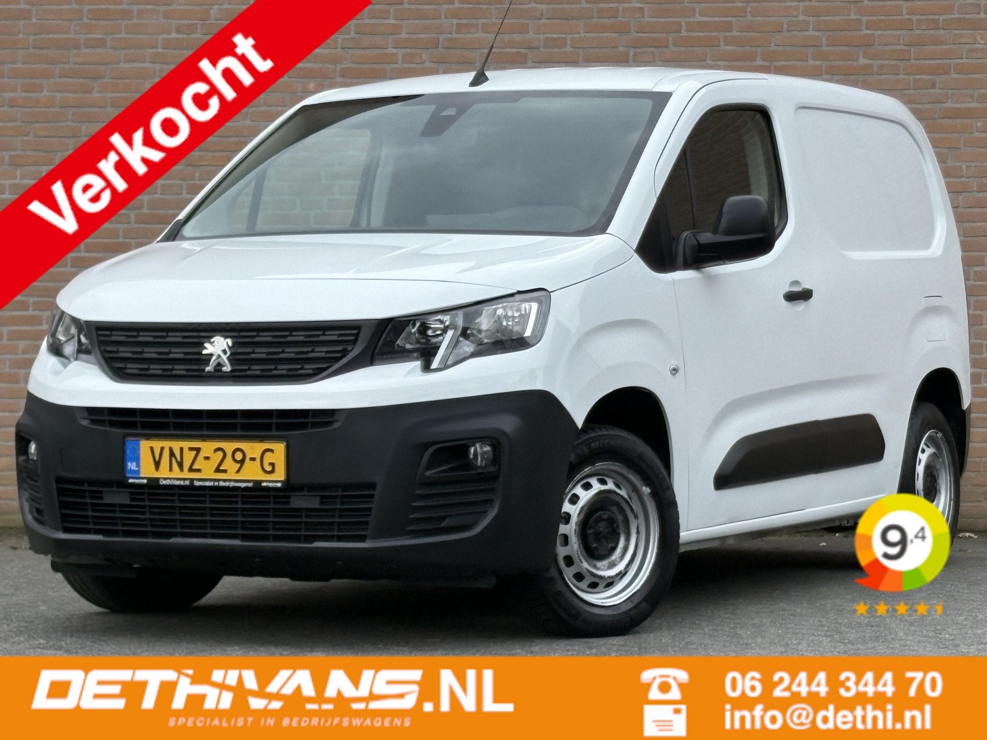 Peugeot Partner 1.2 PureTech Premium / Carplay / Navigatie, Auto's, Voorwielaandrijving, Gebruikt, 1199 cc, Met garantie (alle)
