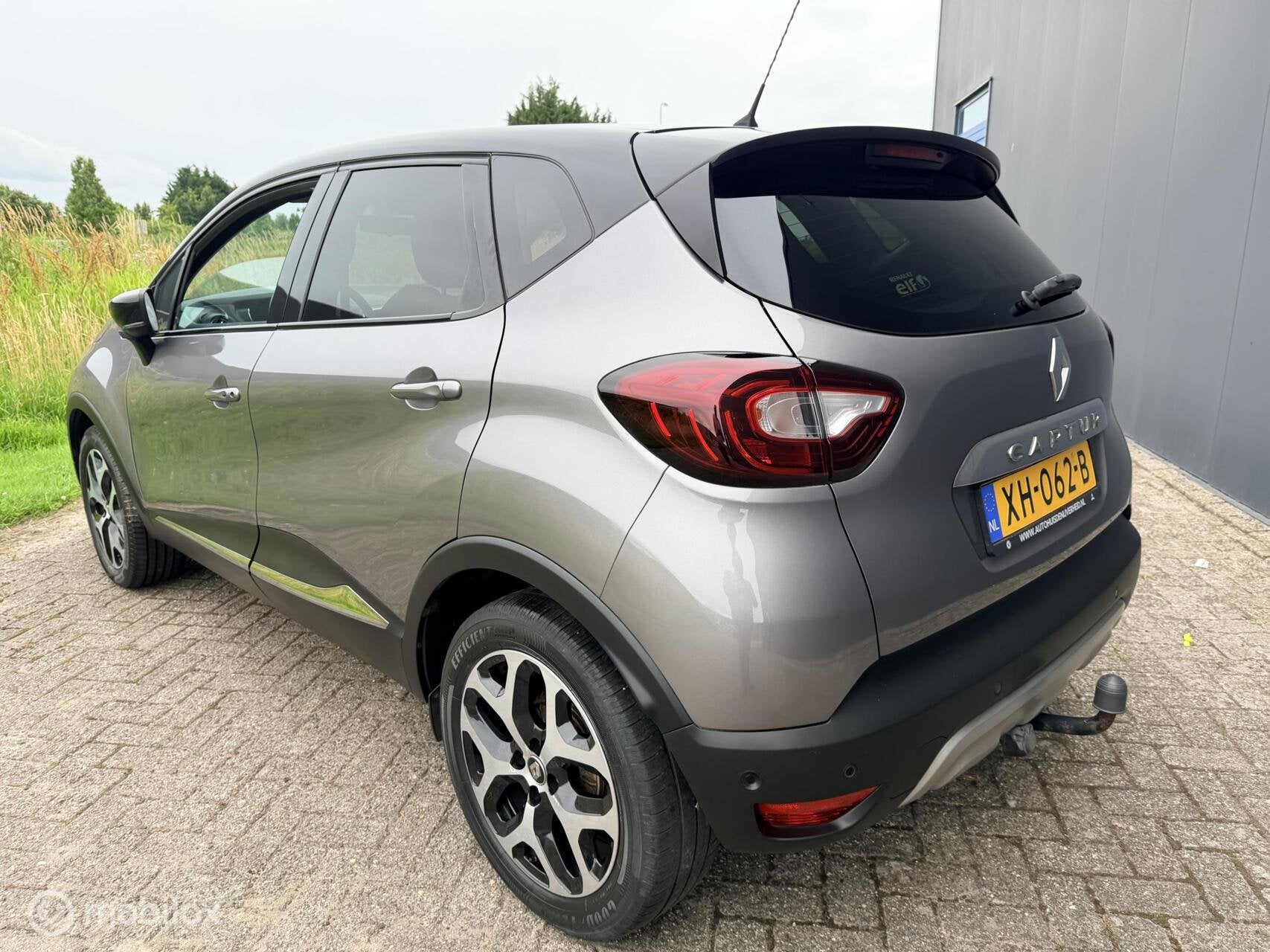 Renault Captur 0.9 TCe Intens TREKHAAK ACHTERUITRIJCAMERA, Voorwielaandrijving, Gebruikt, 620 kg, Origineel Nederlands